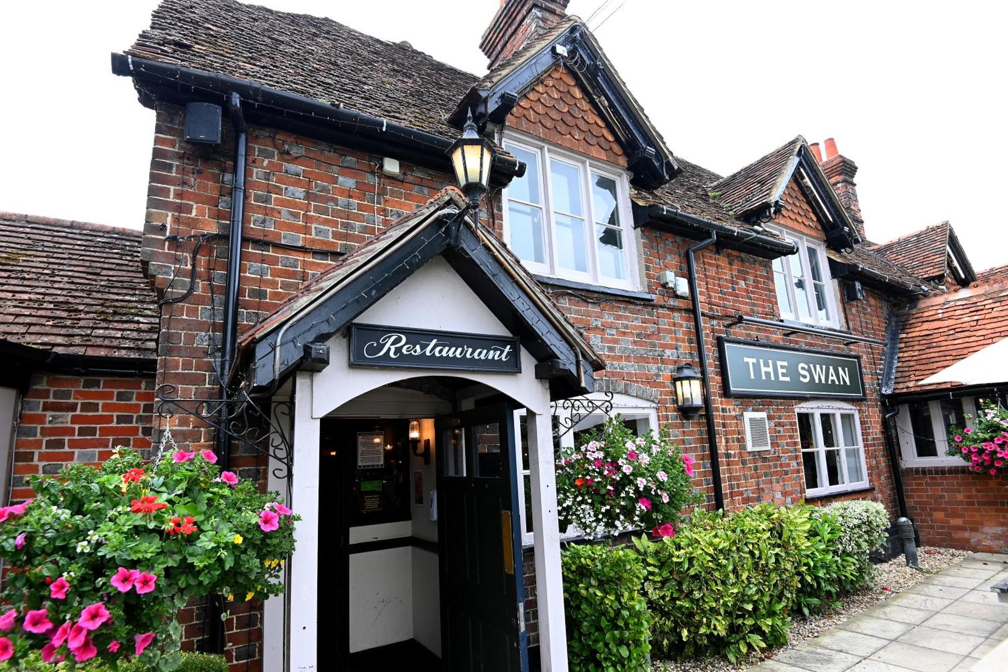 Swan, Thatcham By Marston'S Inns Ngoại thất bức ảnh